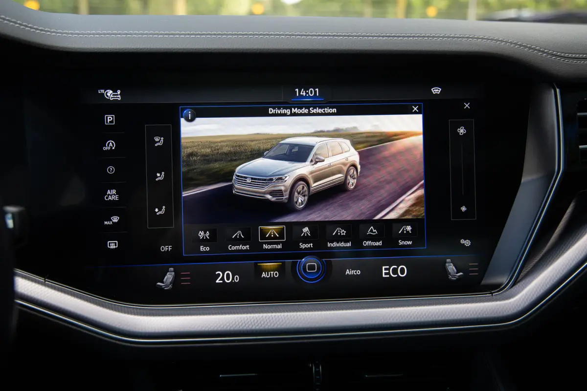 4.0 TDI R-Line 422PK V8 , Panoramadak, Luchtvering, Dynaudio, HUD, Trekhaak