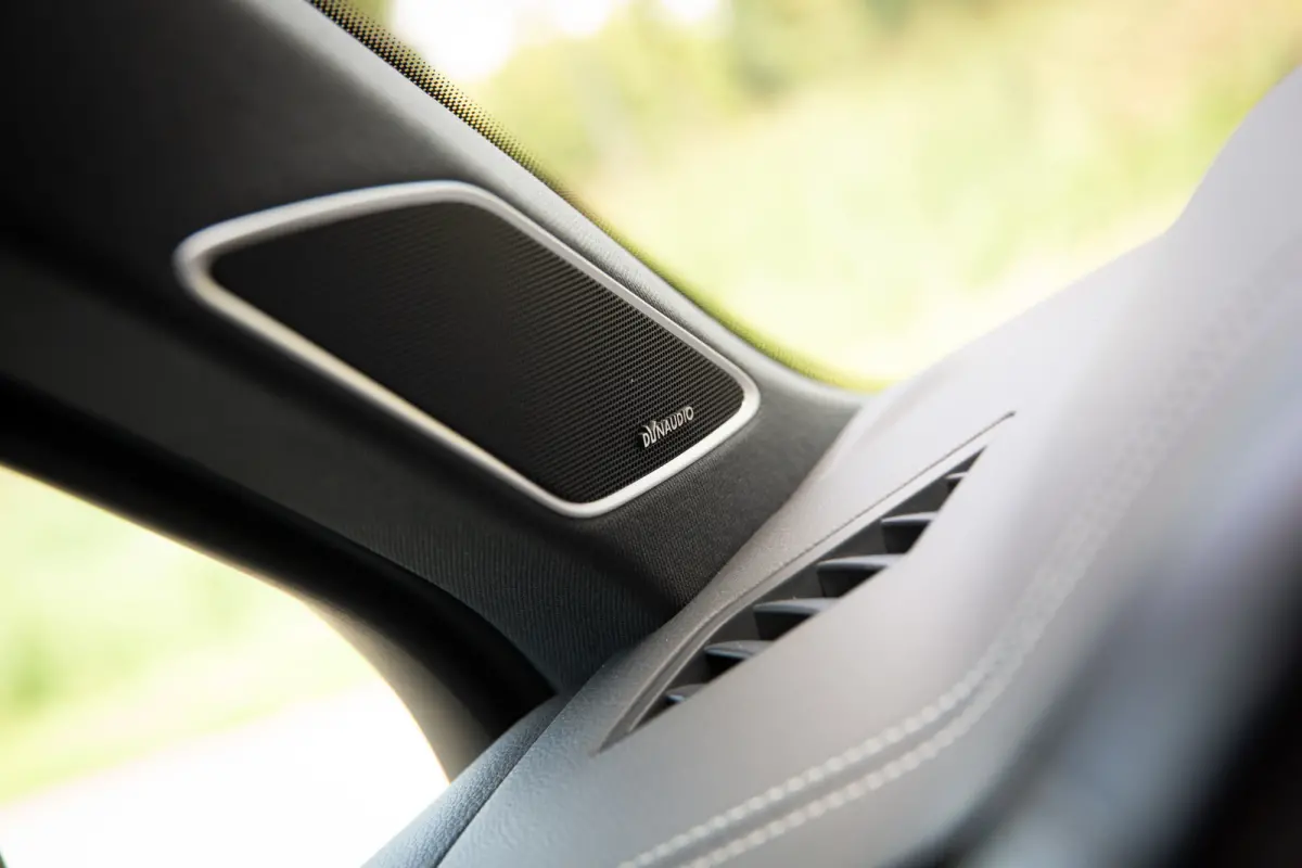 4.0 TDI R-Line 422PK V8 , Panoramadak, Luchtvering, Dynaudio, HUD, Trekhaak