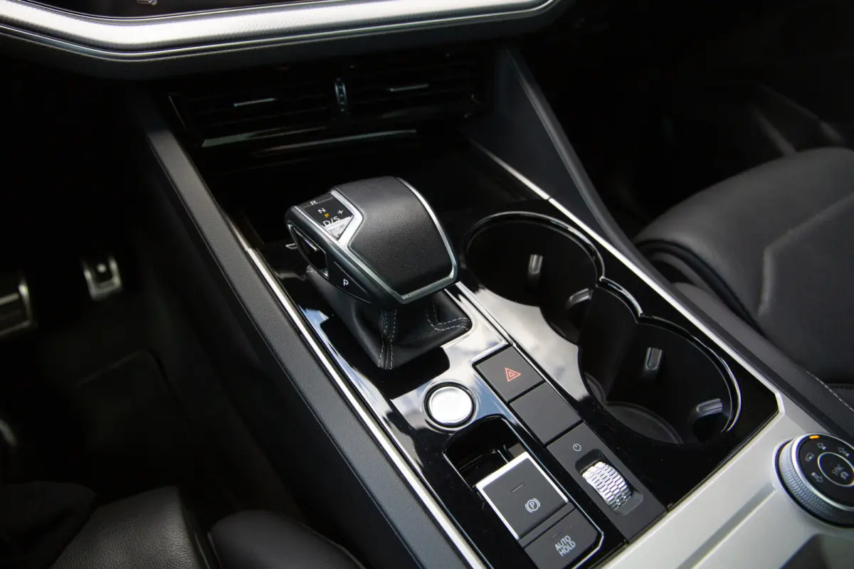 4.0 TDI R-Line 422PK V8 , Panoramadak, Luchtvering, Dynaudio, HUD, Trekhaak