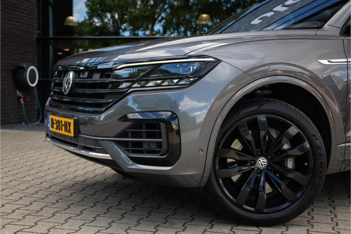 4.0 TDI R-Line 422PK V8 , Panoramadak, Luchtvering, Dynaudio, HUD, Trekhaak