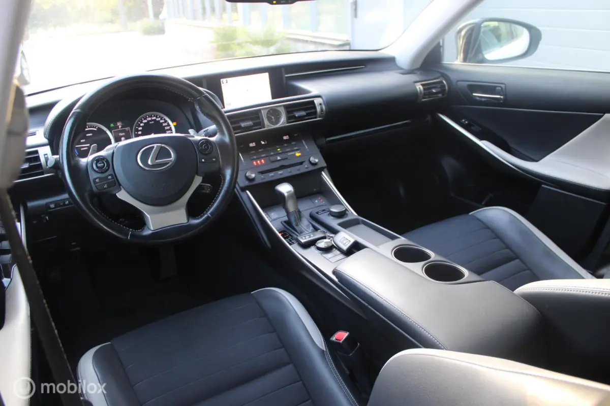 300h Sport Edition NL Auto Boekjes | BTW Auto | Half Leer |