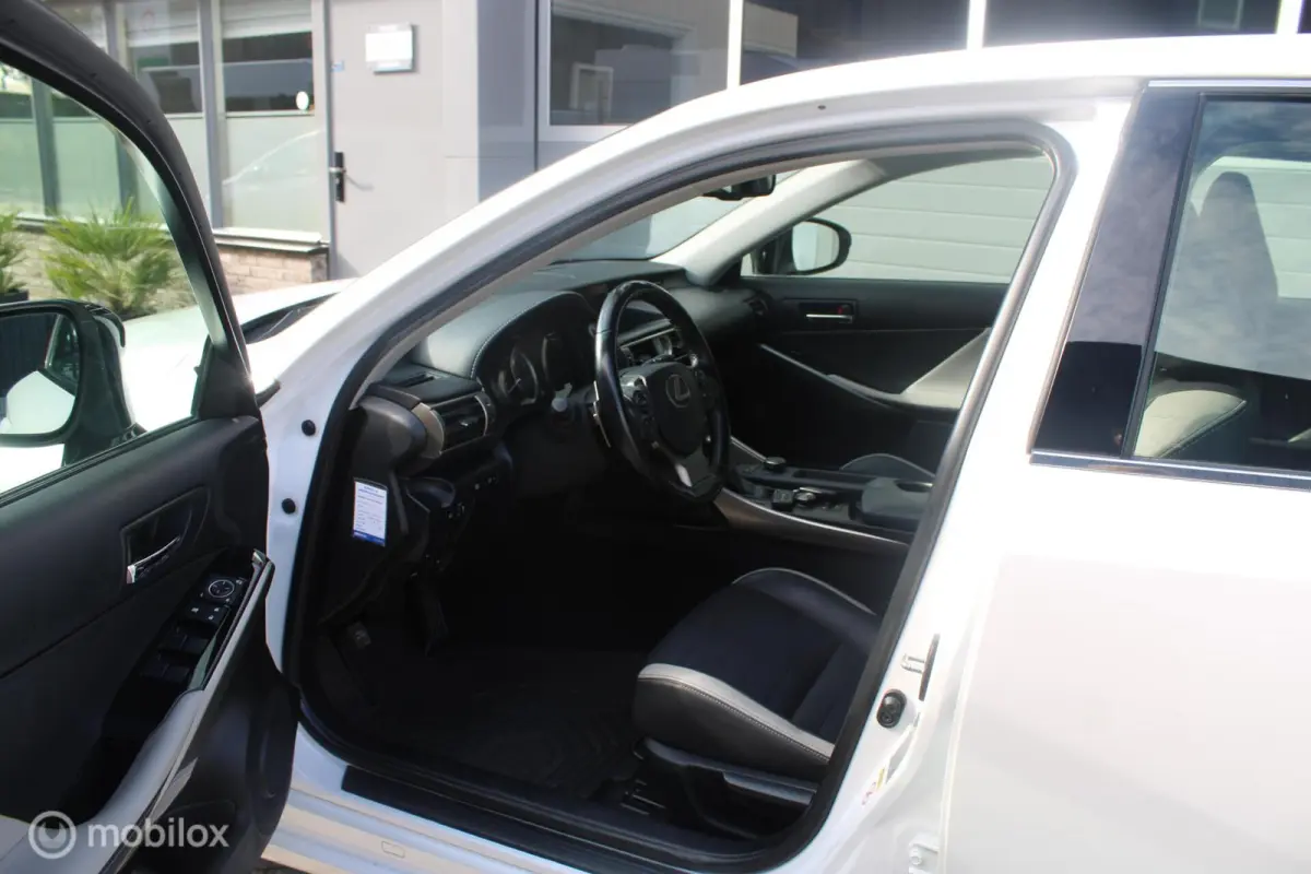 300h Sport Edition NL Auto Boekjes | BTW Auto | Half Leer |