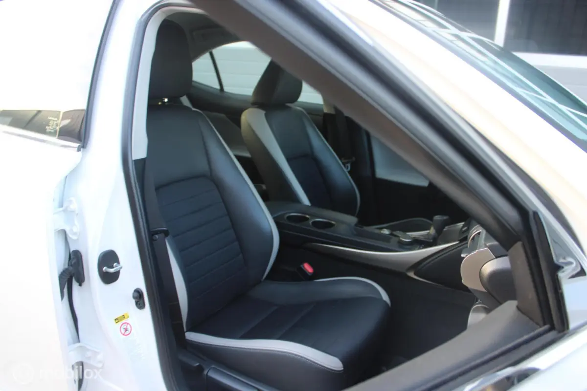 300h Sport Edition NL Auto Boekjes | BTW Auto | Half Leer |