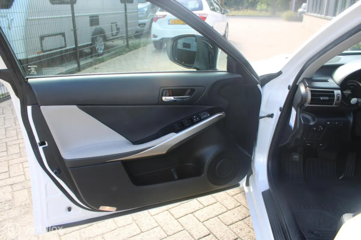 300h Sport Edition NL Auto Boekjes | BTW Auto | Half Leer |