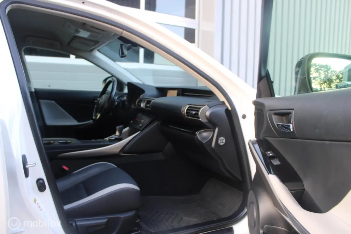 300h Sport Edition NL Auto Boekjes | BTW Auto | Half Leer |