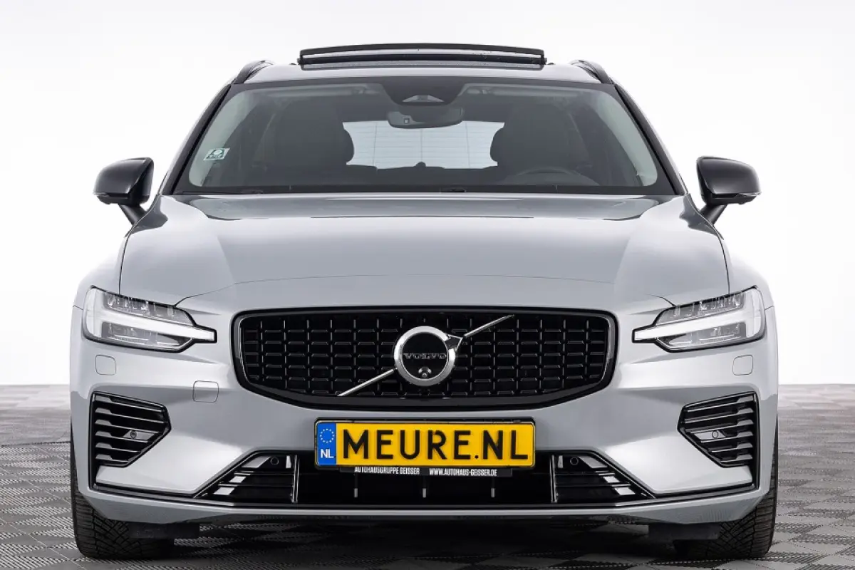 T8 Plug-in Hybrid AWD Plus Dark | LEDER | PANORAMADAK !