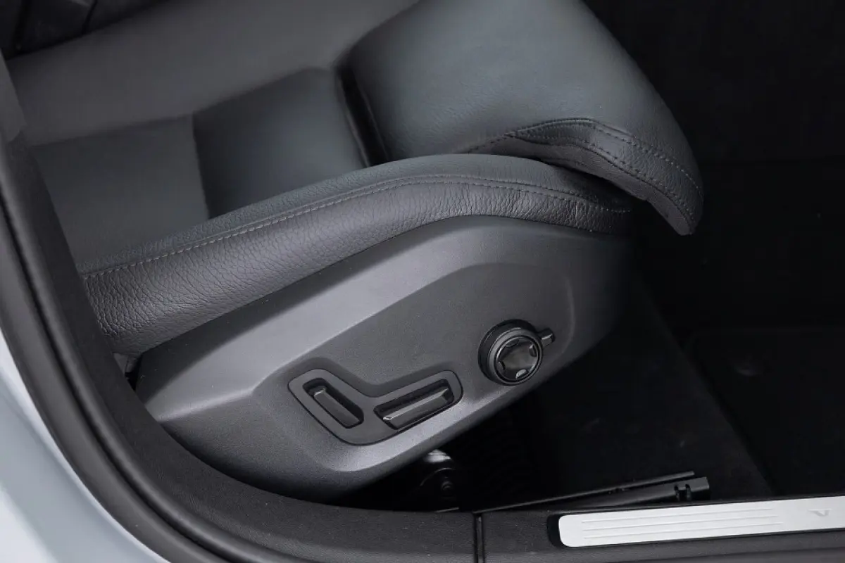 T8 Plug-in Hybrid AWD Plus Dark | LEDER | PANORAMADAK !