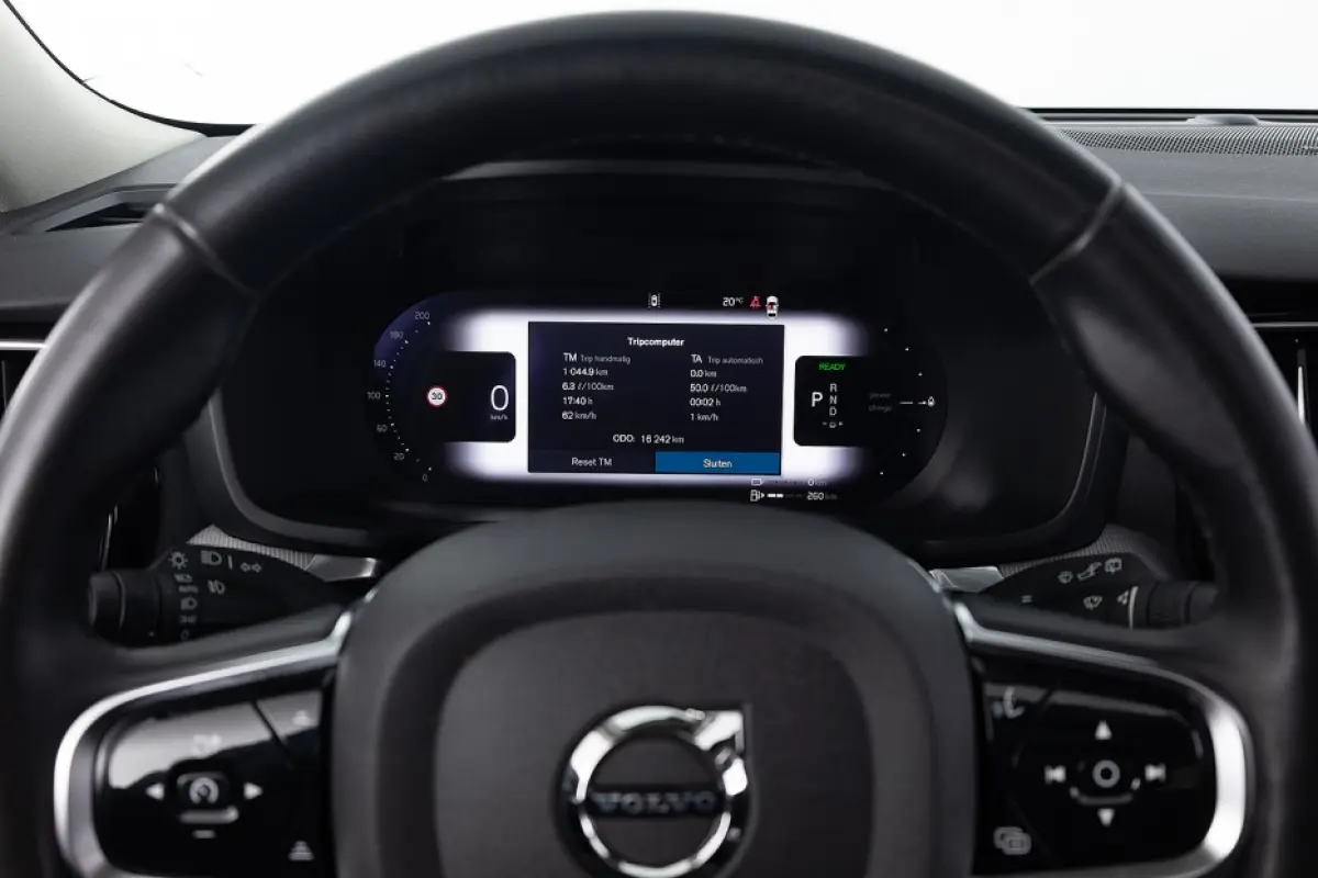 T8 Plug-in Hybrid AWD Plus Dark | LEDER | PANORAMADAK !