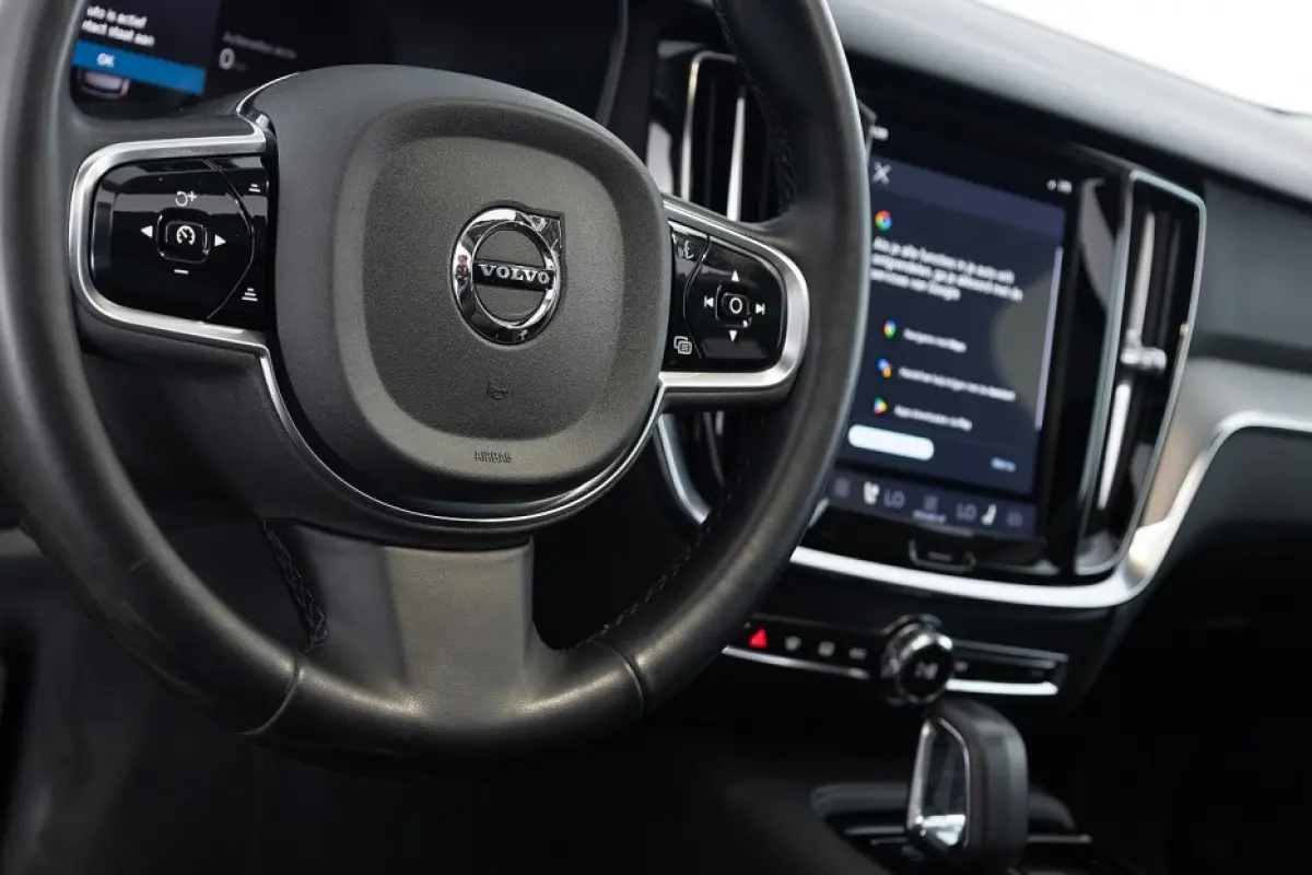 T8 Plug-in Hybrid AWD Plus Dark | LEDER | PANORAMADAK !
