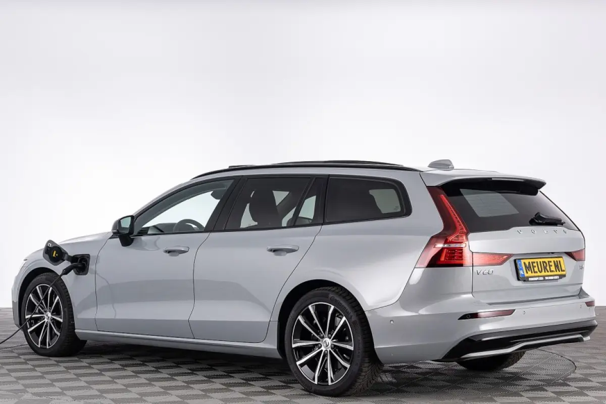 T8 Plug-in Hybrid AWD Plus Dark | LEDER | PANORAMADAK