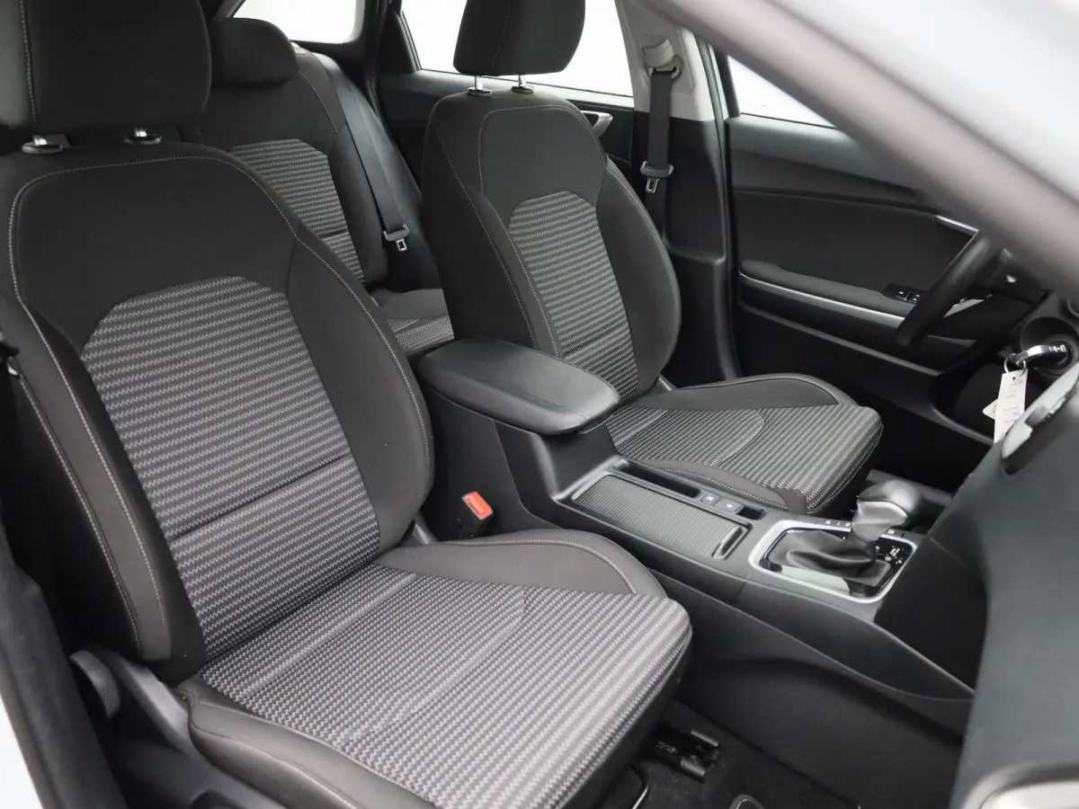 1.0 T-GDi MHEV DynamicLine | CAMERA | PARKEERSENSOREN | CLIMATE CONTROL | APPLE CARPLAY | LMV | CRUISE CONTROL |