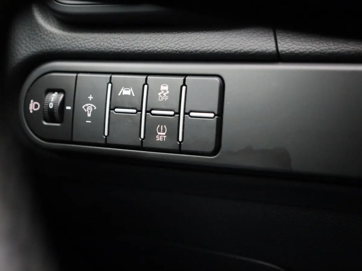 1.0 T-GDi MHEV DynamicLine | CAMERA | PARKEERSENSOREN | CLIMATE CONTROL | APPLE CARPLAY | LMV | CRUISE CONTROL |