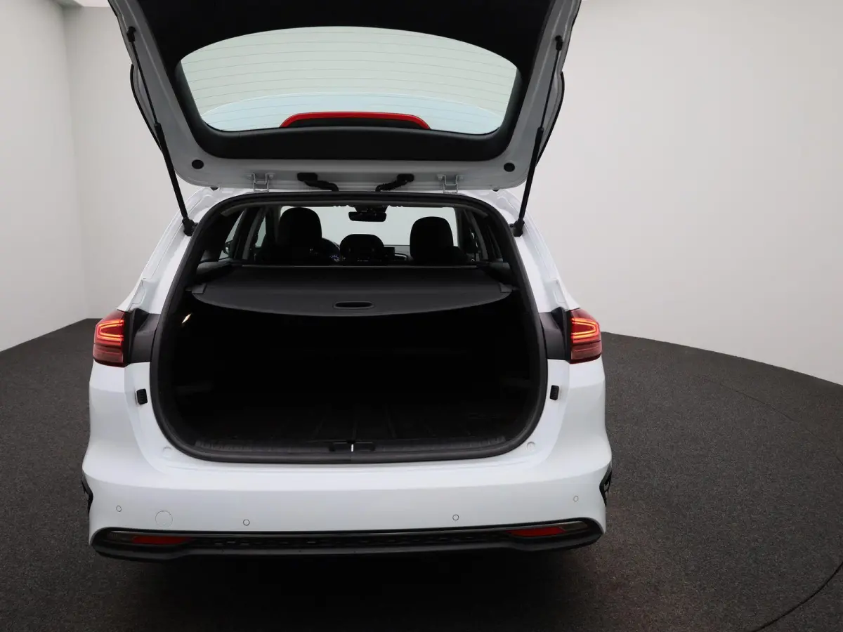 1.0 T-GDi MHEV DynamicLine | CAMERA | PARKEERSENSOREN | CLIMATE CONTROL | APPLE CARPLAY | LMV | CRUISE CONTROL |