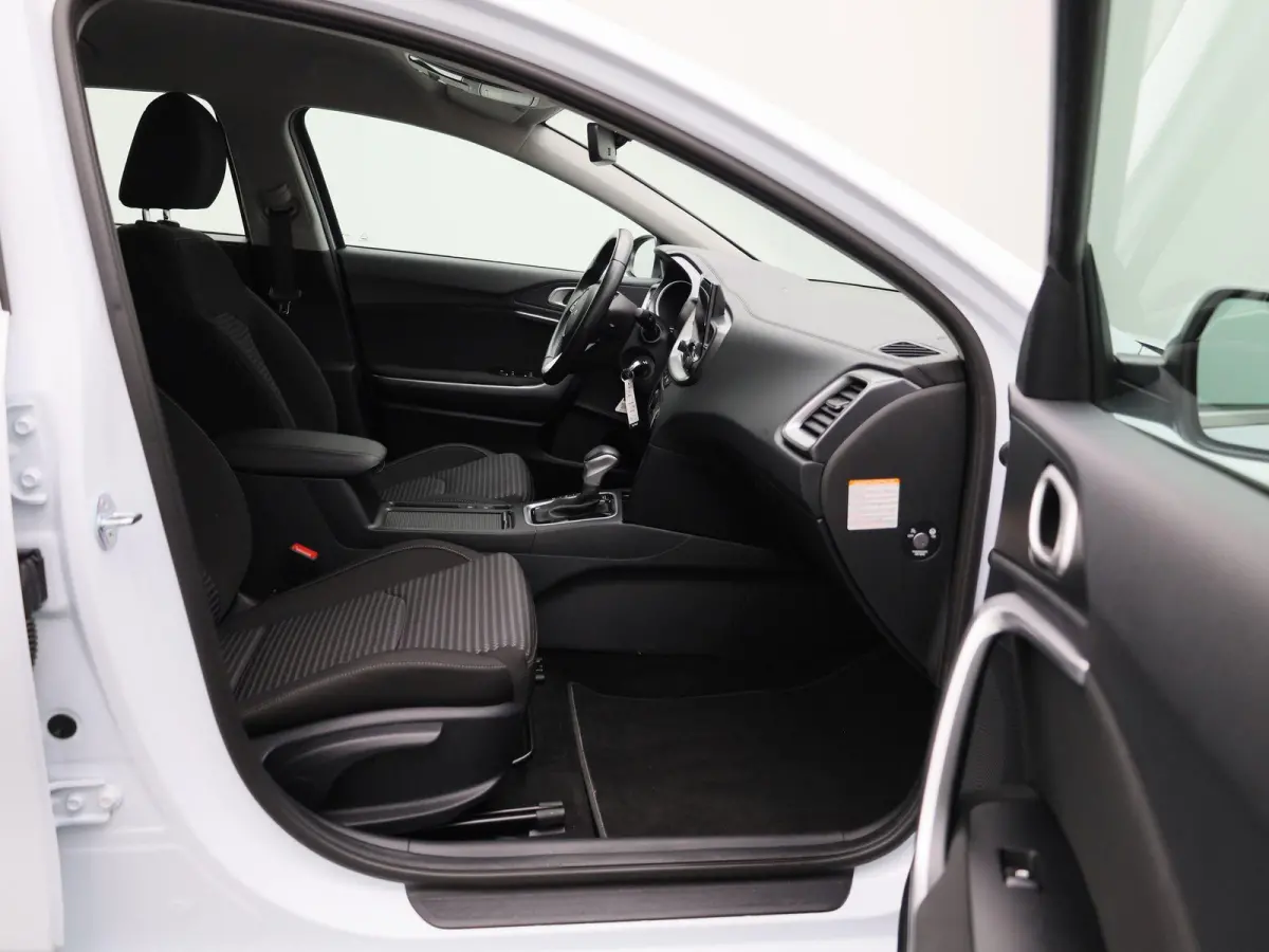 1.0 T-GDi MHEV DynamicLine | CAMERA | PARKEERSENSOREN | CLIMATE CONTROL | APPLE CARPLAY | LMV | CRUISE CONTROL |