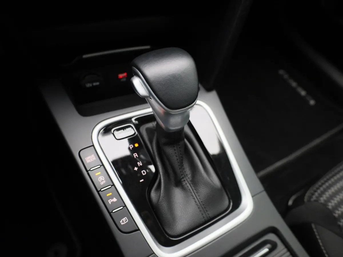 1.0 T-GDi MHEV DynamicLine | CAMERA | PARKEERSENSOREN | CLIMATE CONTROL | APPLE CARPLAY | LMV | CRUISE CONTROL |