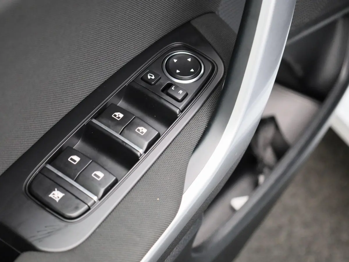 1.0 T-GDi MHEV DynamicLine | CAMERA | PARKEERSENSOREN | CLIMATE CONTROL | APPLE CARPLAY | LMV | CRUISE CONTROL |