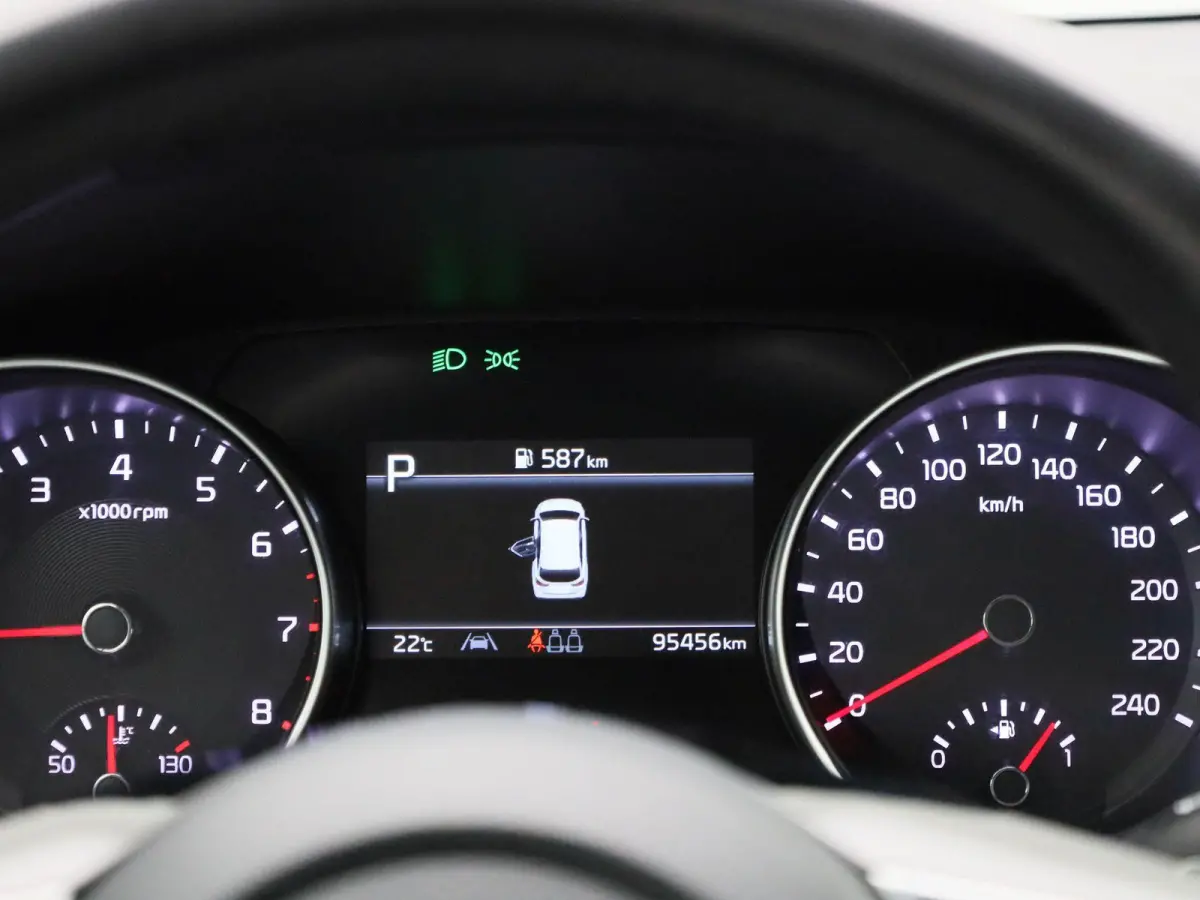 1.0 T-GDi MHEV DynamicLine | CAMERA | PARKEERSENSOREN | CLIMATE CONTROL | APPLE CARPLAY | LMV | CRUISE CONTROL |
