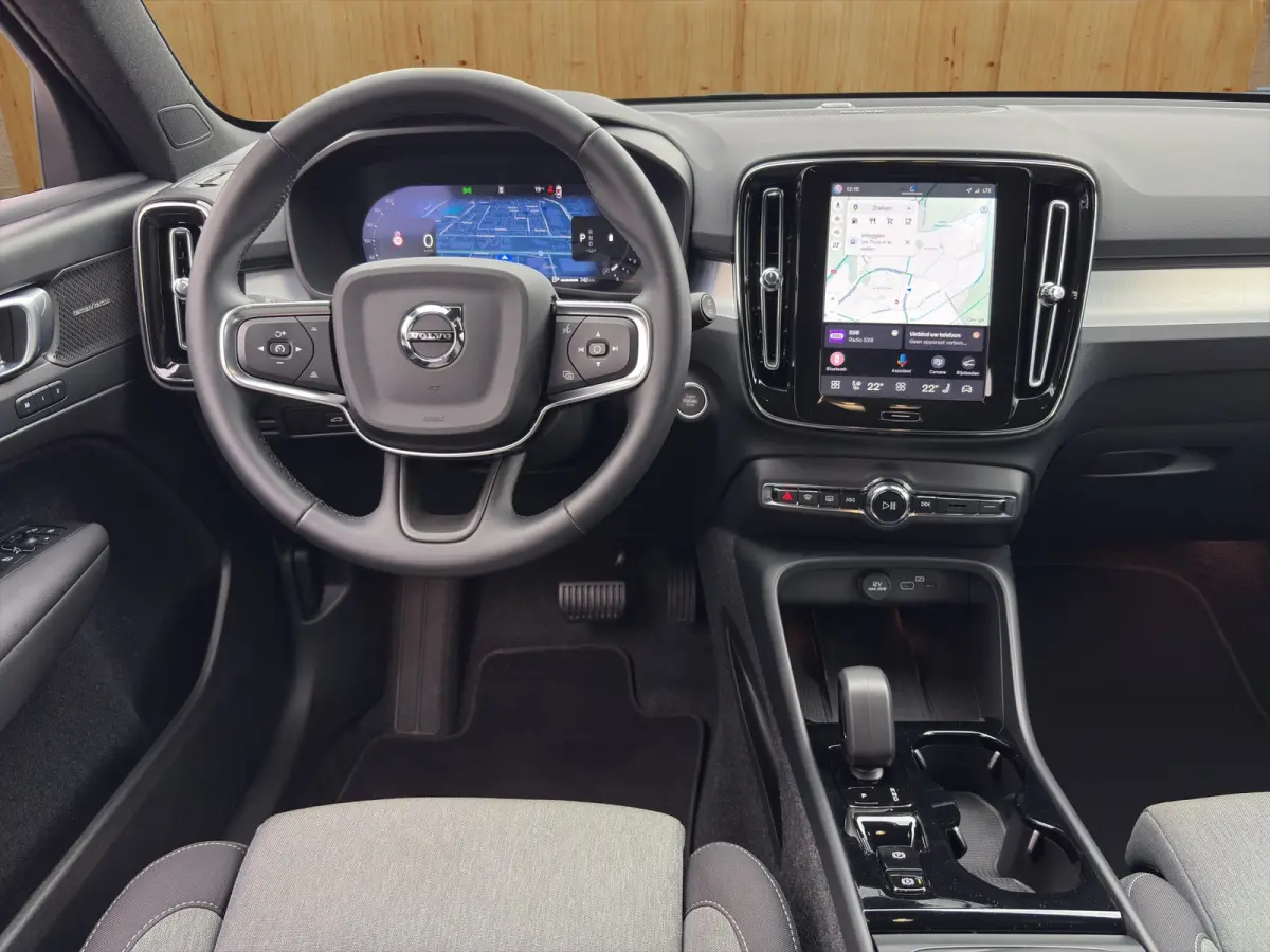 2.0 B4 Plus Dark | Harman Kardon | Stoel + Stuur Verwarming | Trekhaak | Camera | BLIS | Keyless Start / Entry |