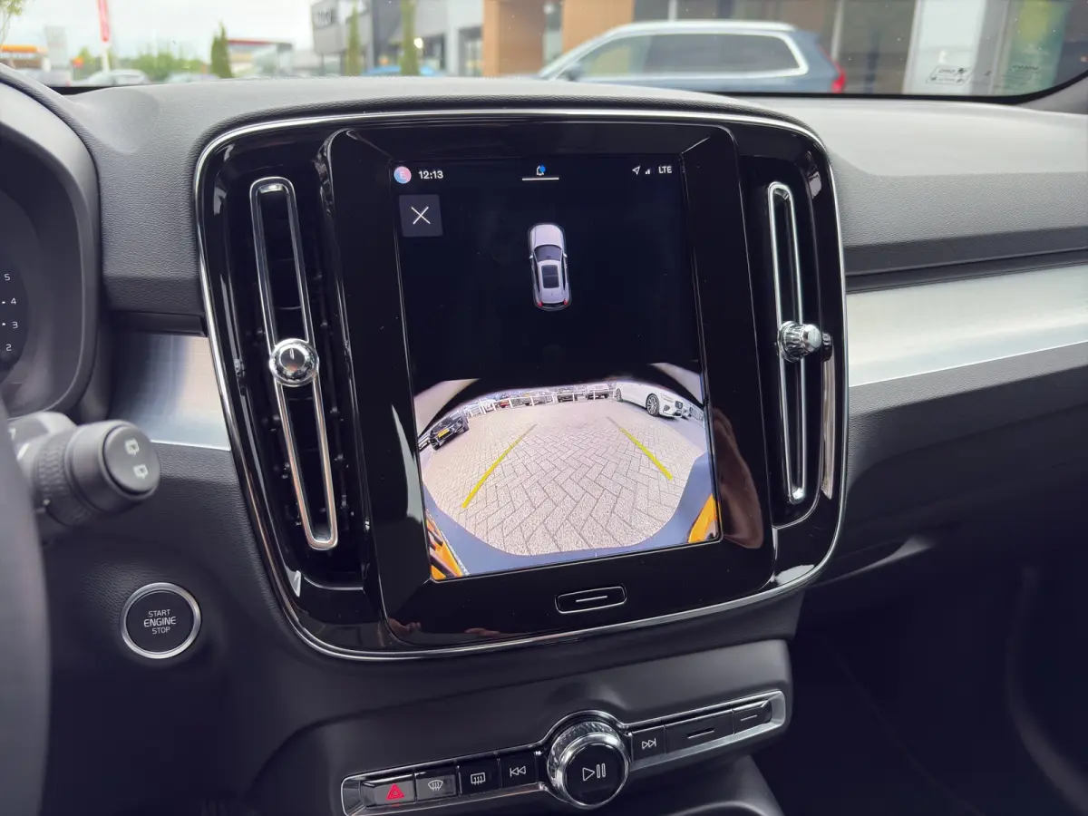 2.0 B4 Plus Dark | Harman Kardon | Stoel + Stuur Verwarming | Trekhaak | Camera | BLIS | Keyless Start / Entry |