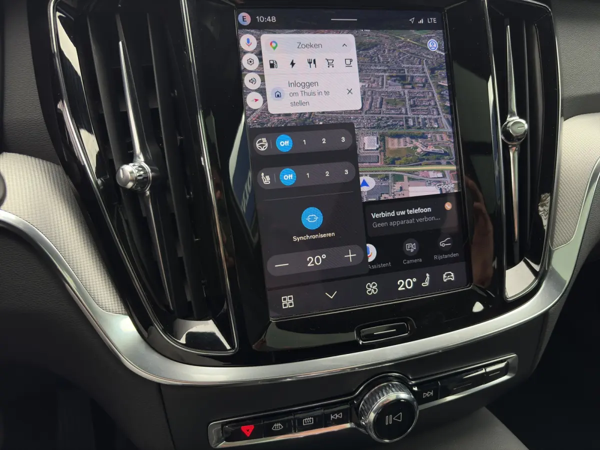 2.0 T8 Plug-in hybrid AWD Plus Dark | Harman Kardon | Stoel + Stuur Verwarming | Panoramadak | Trekhaak | 360 Camera |
