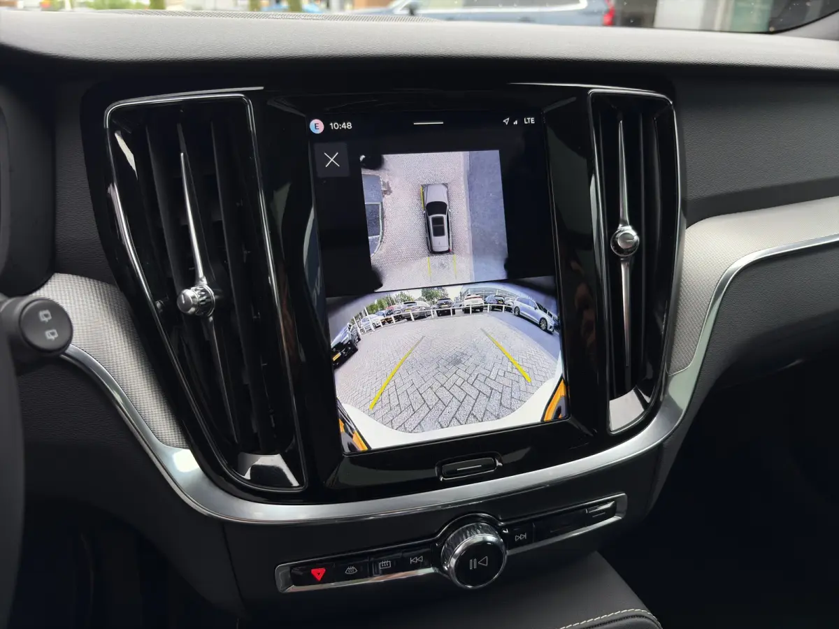 2.0 T8 Plug-in hybrid AWD Plus Dark | Harman Kardon | Stoel + Stuur Verwarming | Panoramadak | Trekhaak | 360 Camera |