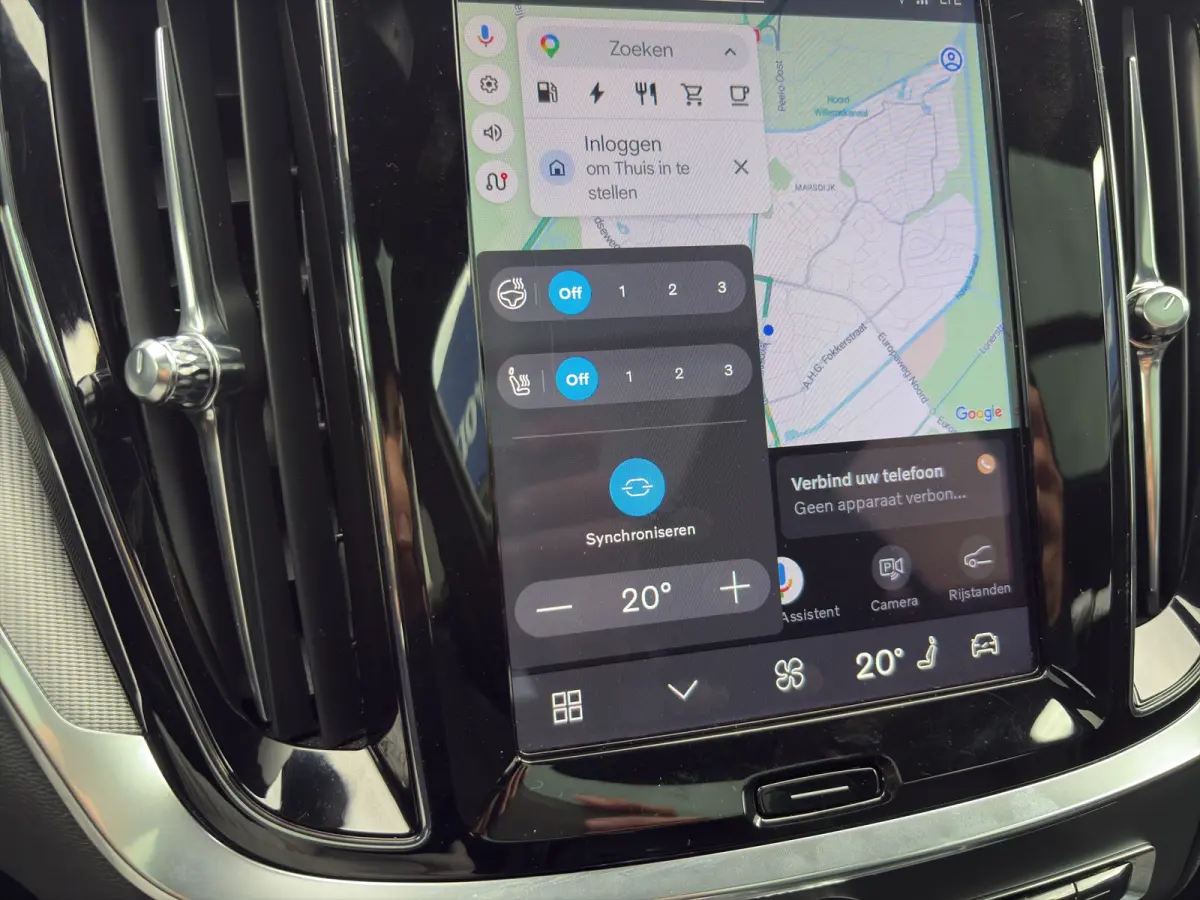 2.0 T8 Plug-in hybrid AWD Plus Dark | Harman Kardon | Stoel + Stuur Verwarming | Panoramadak | Trekhaak | 360 Camera |