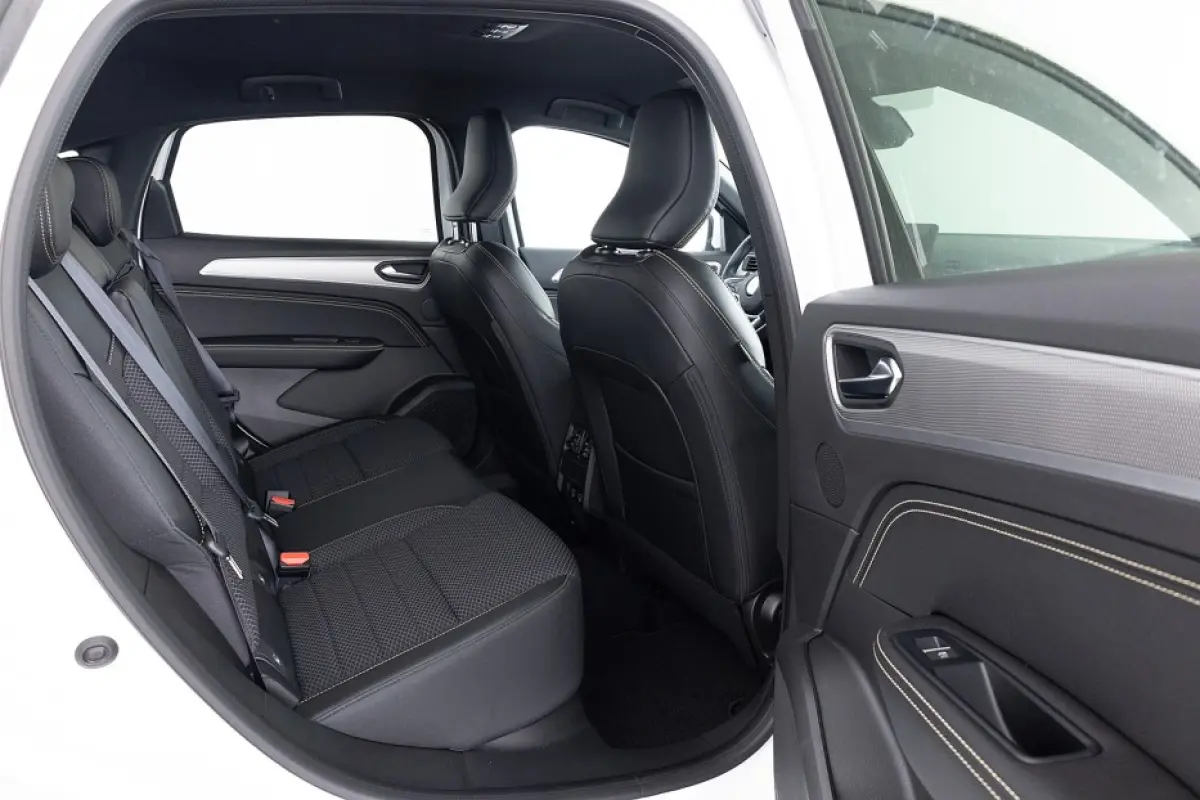 1.6 E-Tech full hybrid 145 techno *UNIEKE KM-STAND* ✅ 1e Eigenaar