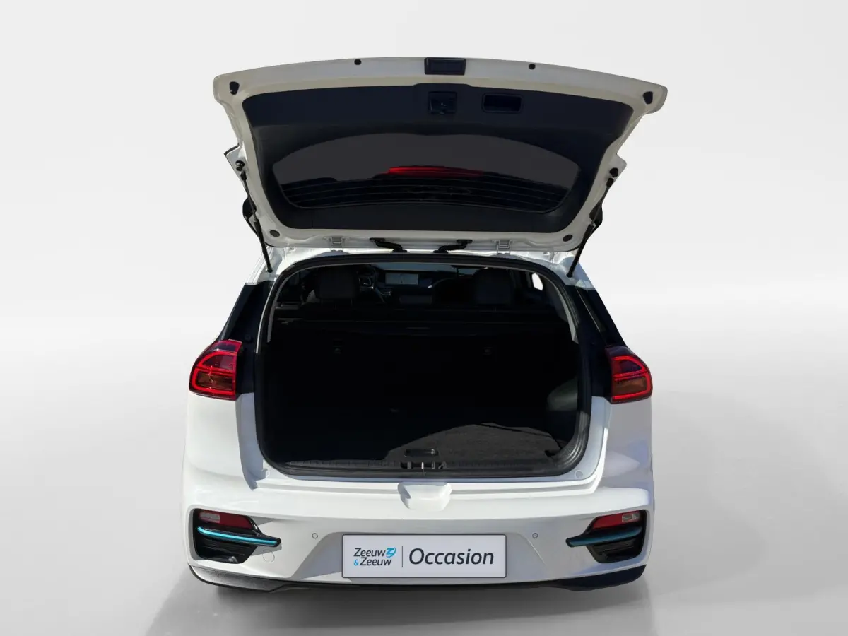 ExecutiveLine 64 kWh Meest luxe uitvoering | 1e Eigenaar | Dealer onderhouden | 3 Fase laden | Allseason banden | Metallic lak | Fabrieksgarantie | NAP