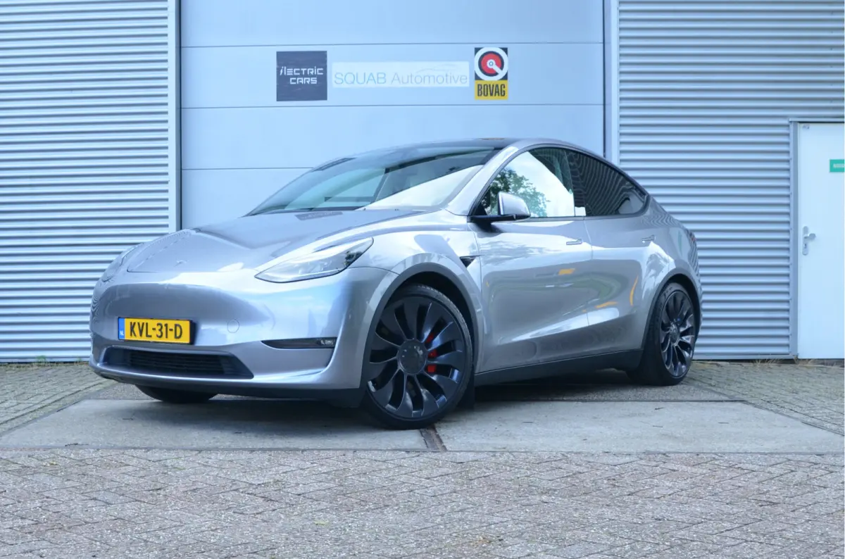 Performance AWD 75 kWh Enhanced AutoPilot3.0 Ryzen (twv 3.800,-), Trekhaak (1.600kg)