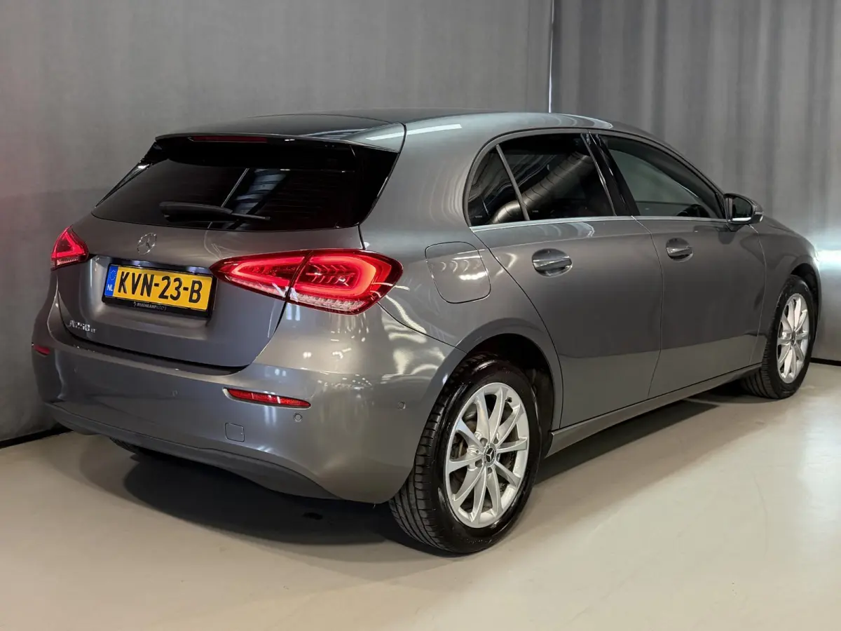 250 e 17"/Dodehoek/Camera/PDC v+a/Apple Carplay & Android Auto/DAB/Navigatie/Climate