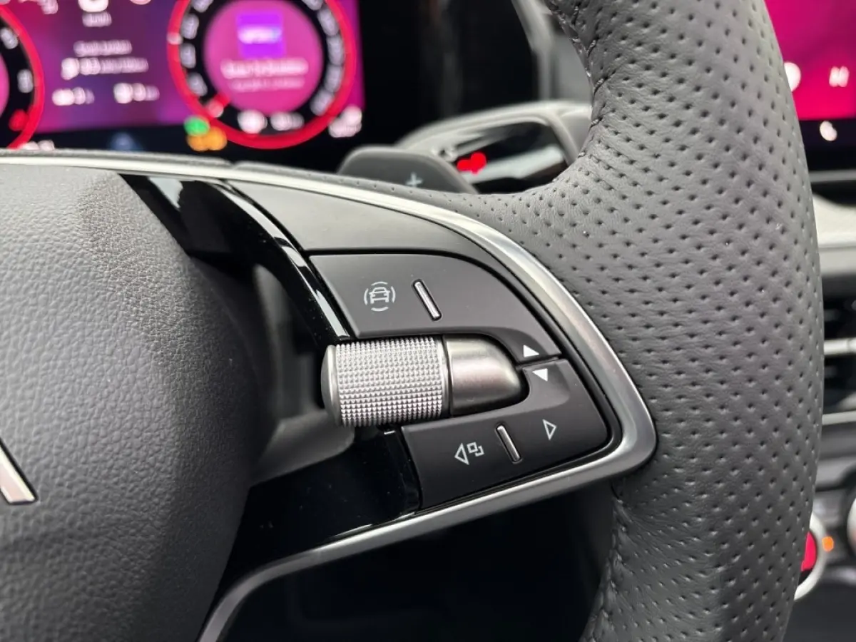 1.5 TSI PHEV SPORTLINE FISCAAL LAAG!! TREKHAAK/20''/PANO-DAK/ELEK-KLEP/ACC/CAMERA