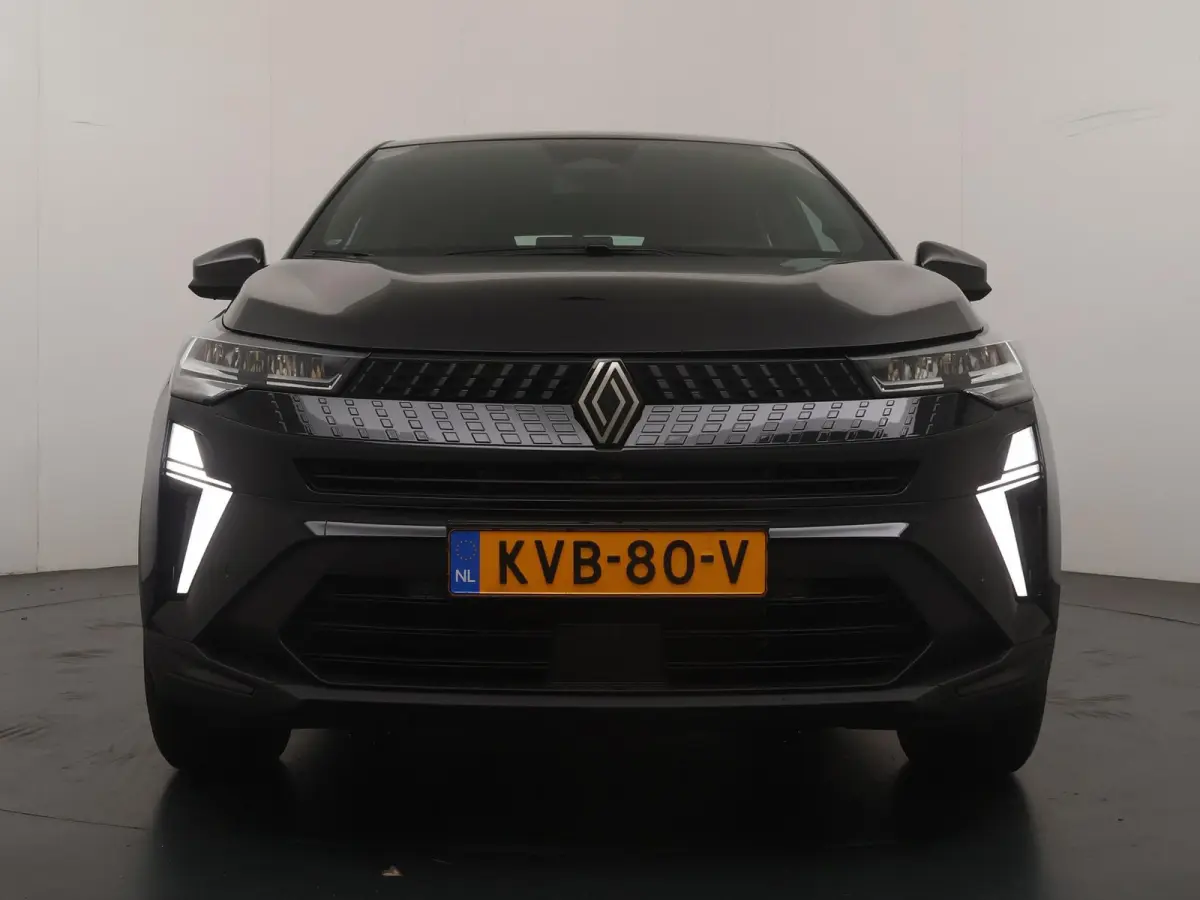 evolution full hybrid E-Tech 160 | pack navigation & comfort | verlenging connected services openR link met vijf jaar |