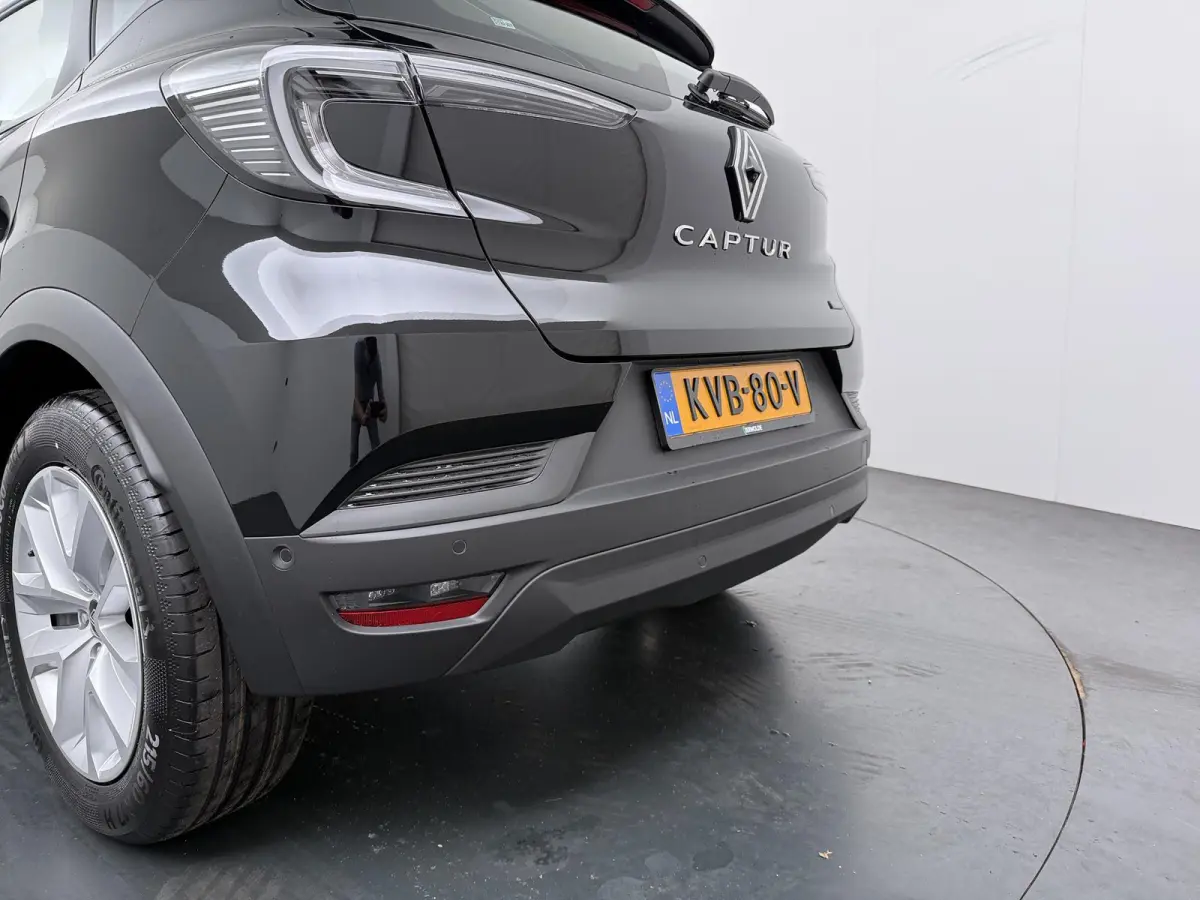evolution full hybrid E-Tech 160 | pack navigation & comfort | verlenging connected services openR link met vijf jaar |
