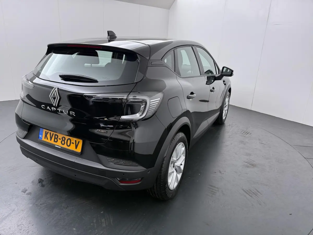 evolution full hybrid E-Tech 160 | pack navigation & comfort | verlenging connected services openR link met vijf jaar |