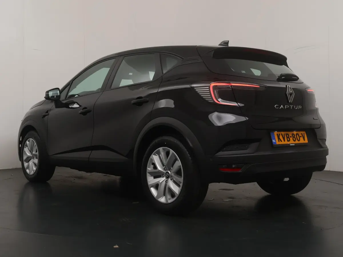 evolution full hybrid E-Tech 160 | pack navigation & comfort | verlenging connected services openR link met vijf jaar |