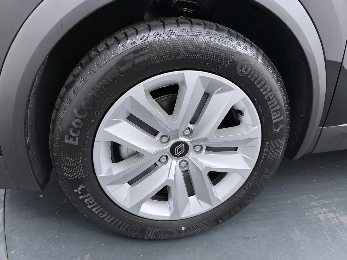 evolution full hybrid E-Tech 160 | pack navigation & comfort | verlenging connected services openR link met vijf jaar |