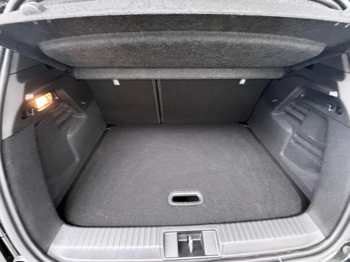 evolution full hybrid E-Tech 160 | pack navigation & comfort | verlenging connected services openR link met vijf jaar |