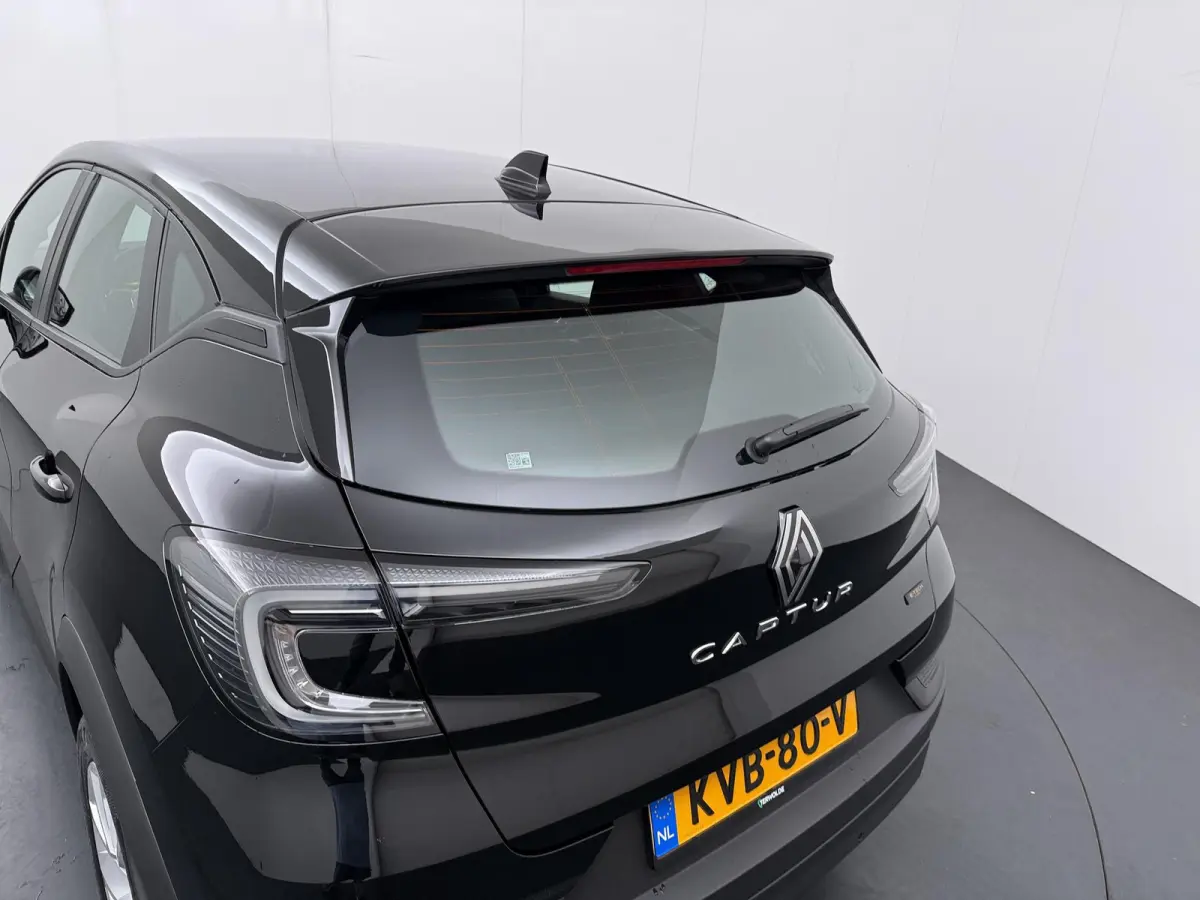 evolution full hybrid E-Tech 160 | pack navigation & comfort | verlenging connected services openR link met vijf jaar |