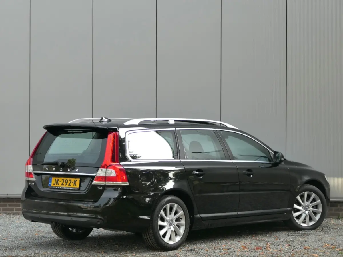 2.0 T4 AUT Polar+ Schuifdak / Xenon / Trekhaak / Stoelverwarming