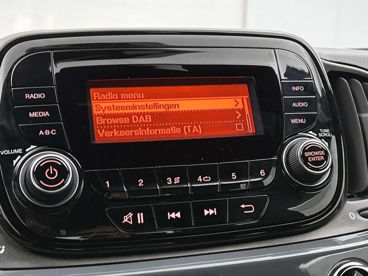 1.0 Hybrid Cult | 1E EIGENAAR | AIRCO | SPEED LIMITER | DAB RADIO | MULTIFUNCTIONEEL STUURWIEL |