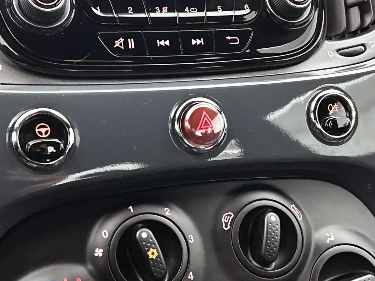 1.0 Hybrid Cult | 1E EIGENAAR | AIRCO | SPEED LIMITER | DAB RADIO | MULTIFUNCTIONEEL STUURWIEL |