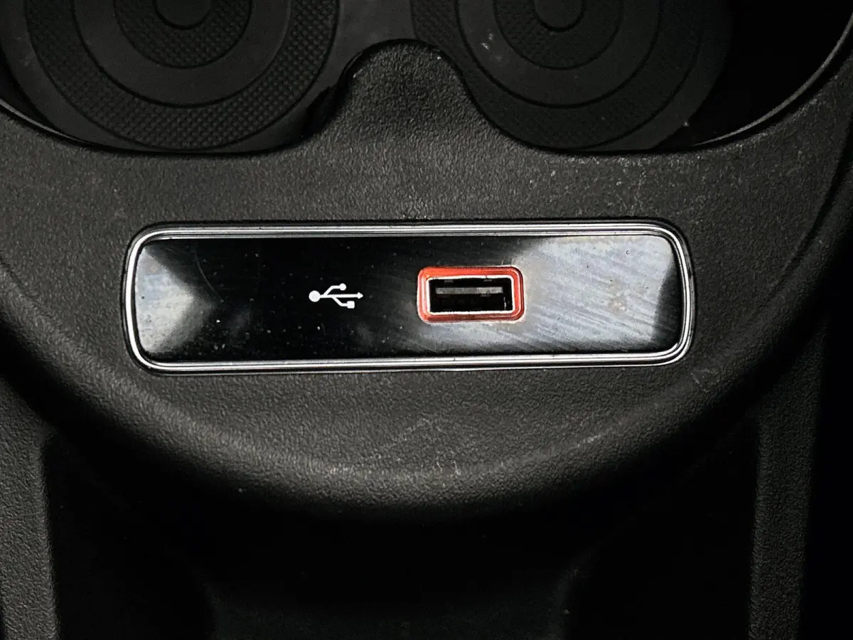 1.0 Hybrid Cult | 1E EIGENAAR | AIRCO | SPEED LIMITER | DAB RADIO | MULTIFUNCTIONEEL STUURWIEL |