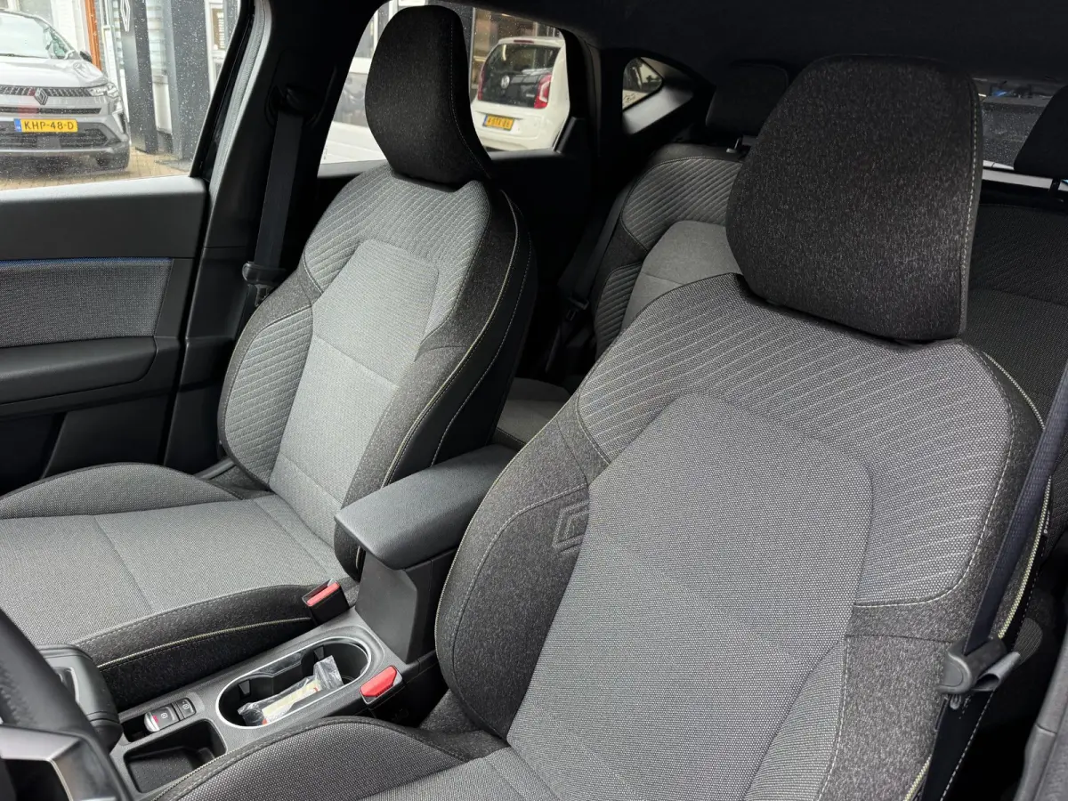 1.8 E-Tech full hybrid 160 Techno 9-25!!