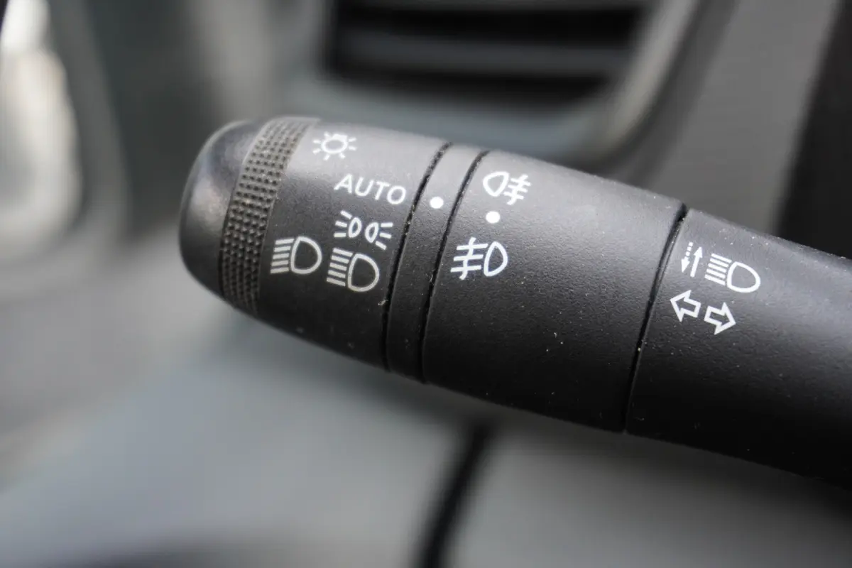 2.0 dCi 110PK EURO 6 - Airco - Navi - Cruise - €13.499,- Excl.