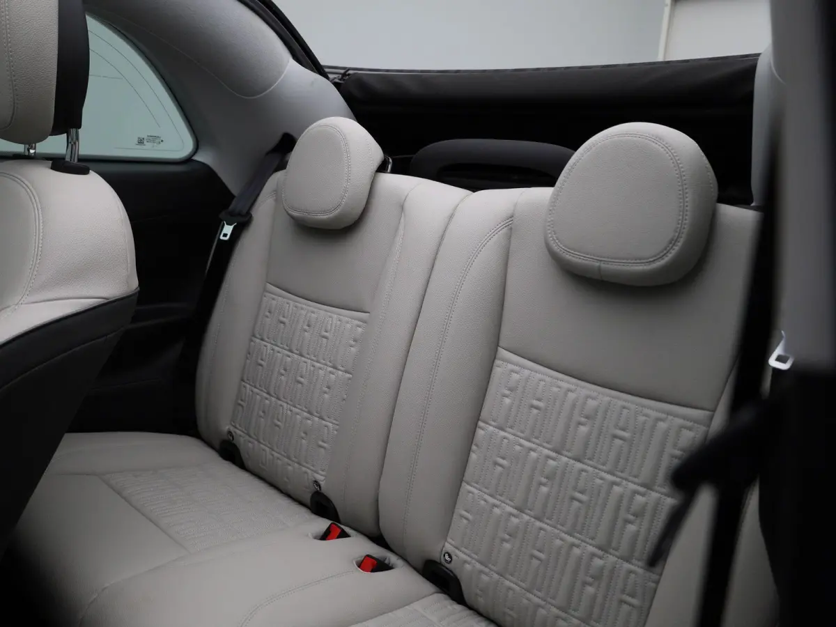 42 kWh La Prima by Bocelli | 94,12% SOH | ACHTERUITRIJCAMERA | APPLE CARPLAY - ANDROID AUTO | STOELVERWARMING | CLIMATE CONTROL | ADAPTIVE CRUISE CONTROL |