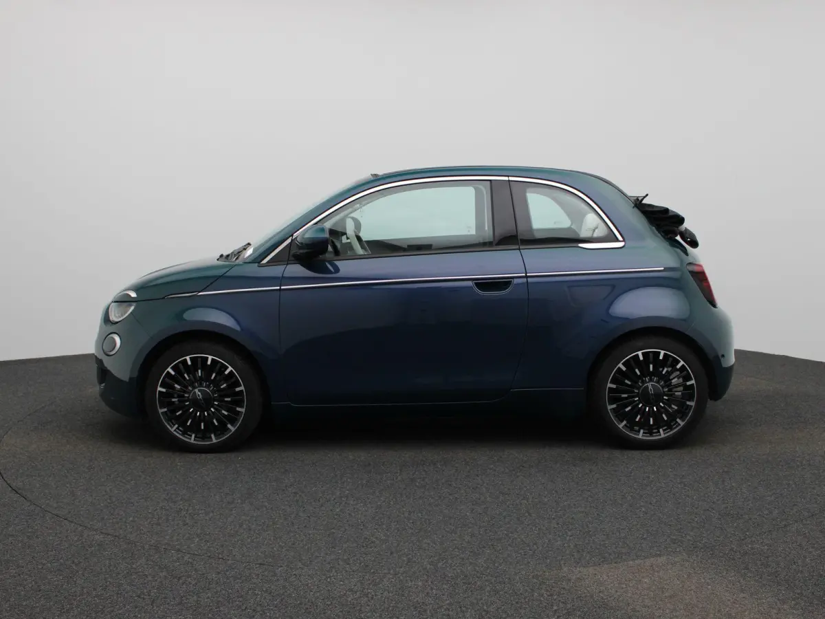 42 kWh La Prima by Bocelli | ACHTERUITRIJCAMERA | APPLE CARPLAY - ANDROID AUTO | STOELVERWARMING | CLIMATE CONTROL | ADAPTIVE CRUISE CONTROL |