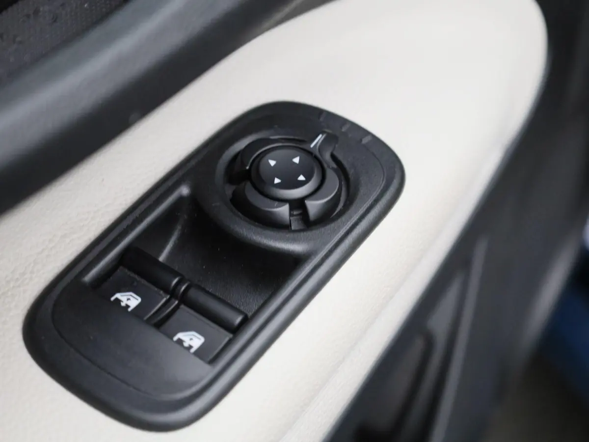 42 kWh La Prima by Bocelli | 94,12% SOH | ACHTERUITRIJCAMERA | APPLE CARPLAY - ANDROID AUTO | STOELVERWARMING | CLIMATE CONTROL | ADAPTIVE CRUISE CONTROL |