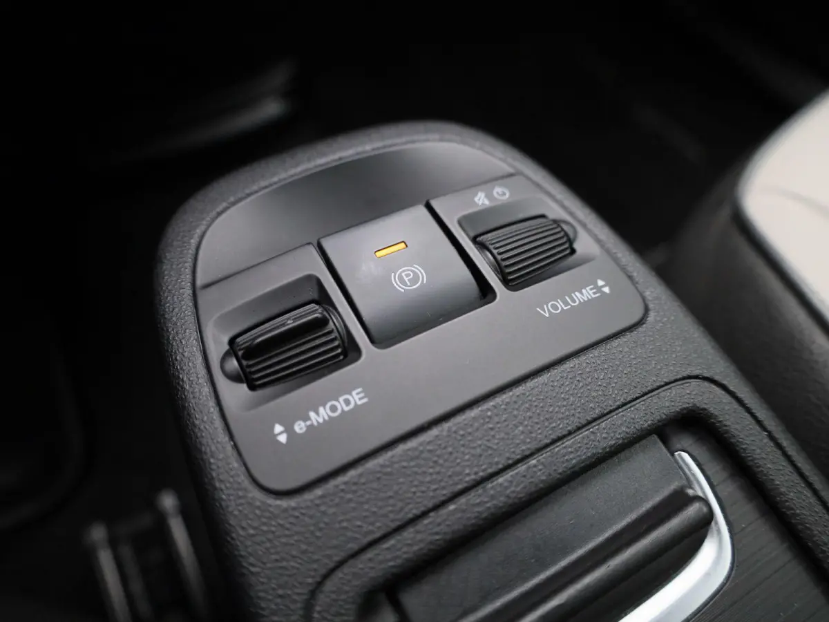 42 kWh La Prima by Bocelli | 94,12% SOH | ACHTERUITRIJCAMERA | APPLE CARPLAY - ANDROID AUTO | STOELVERWARMING | CLIMATE CONTROL | ADAPTIVE CRUISE CONTROL |