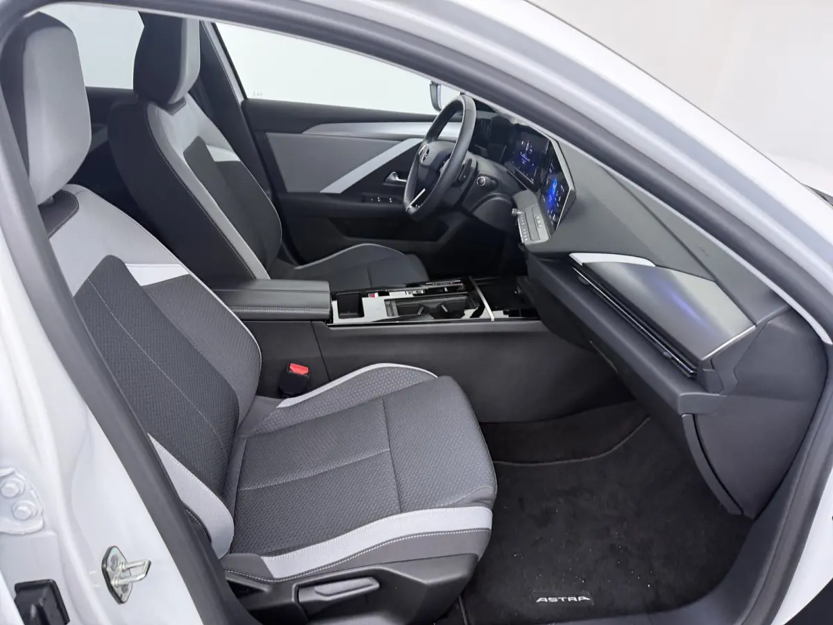1.6 Turbo Plug-in Hybrid 180pk | 98% SOH | Apple Carplay/ Android Auto | | Adaptieve Cruise Control | Adaptive cruise control | Airco (automatisch)
