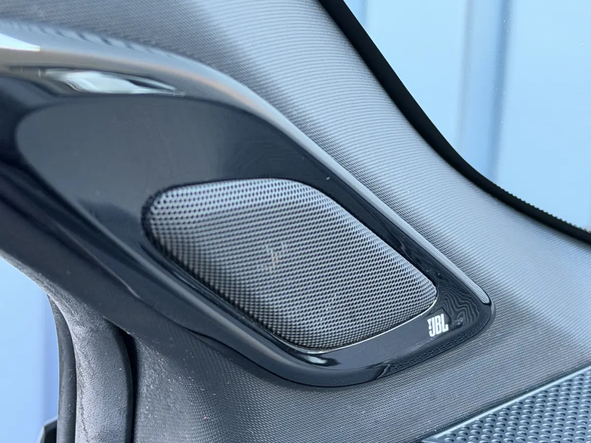 1.8 Hybrid Executive Ultimate / Bi tone | Creme Leer | JBL | LED | Allseason banden | Rijklaar!!